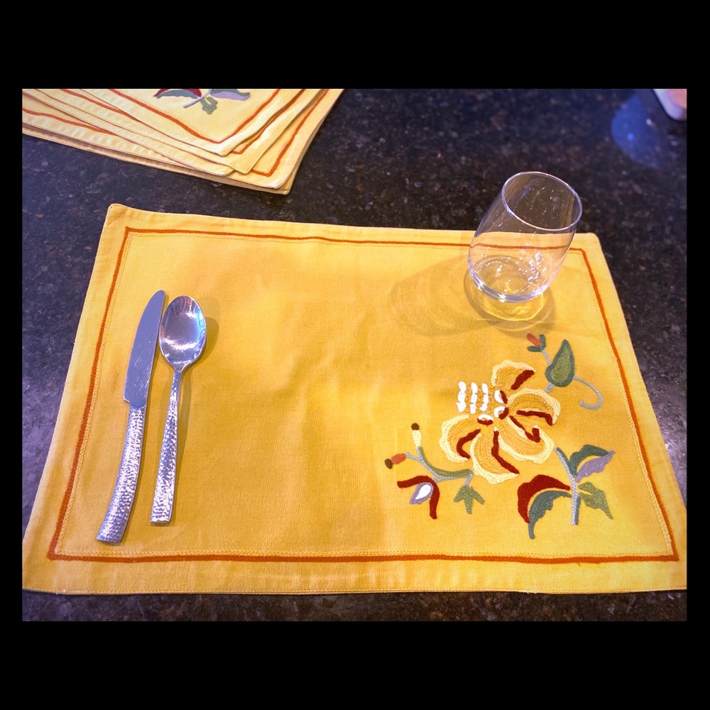 Williams-Sonoma Placemats Embroidered